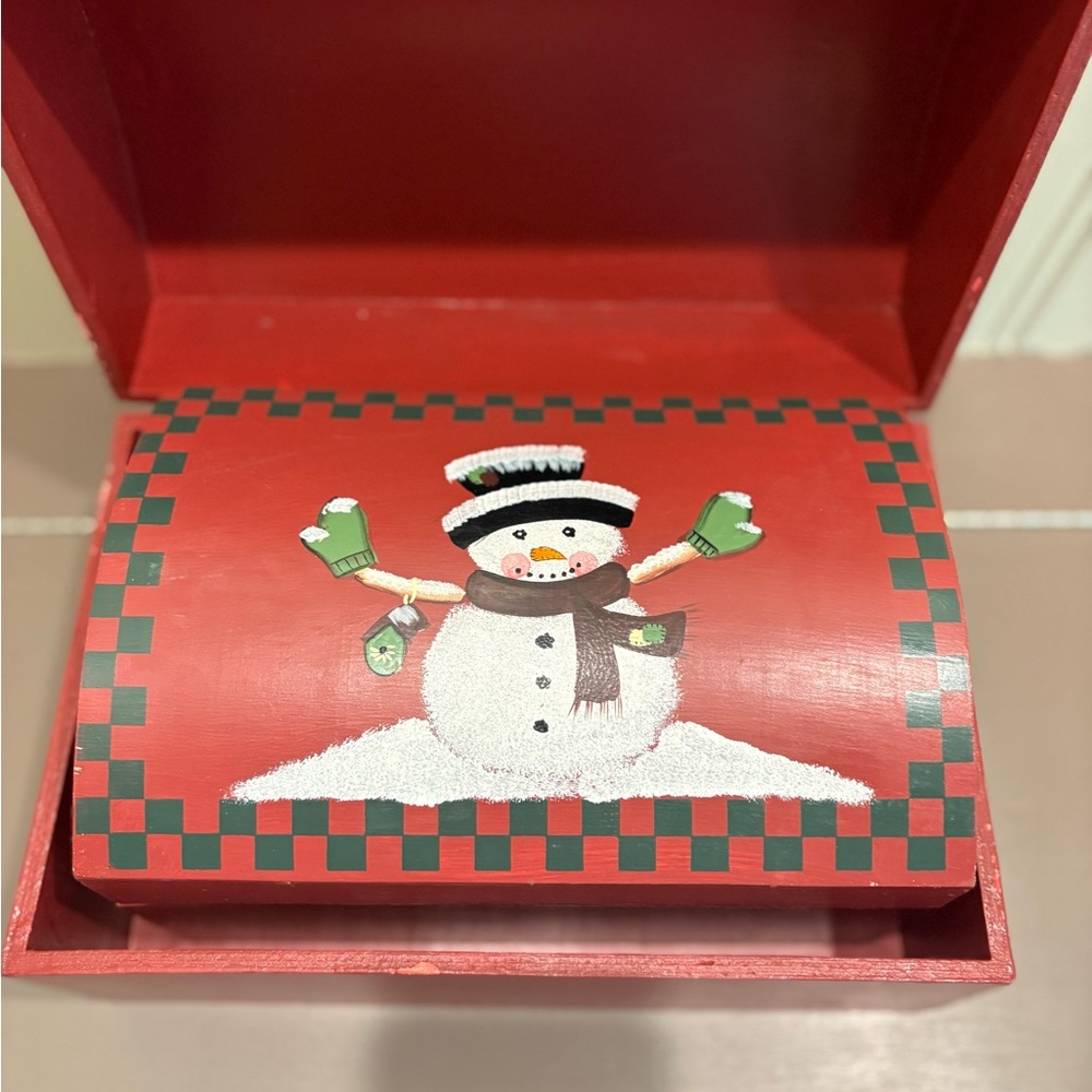 Cheerful Snowman Red Holiday Boxes